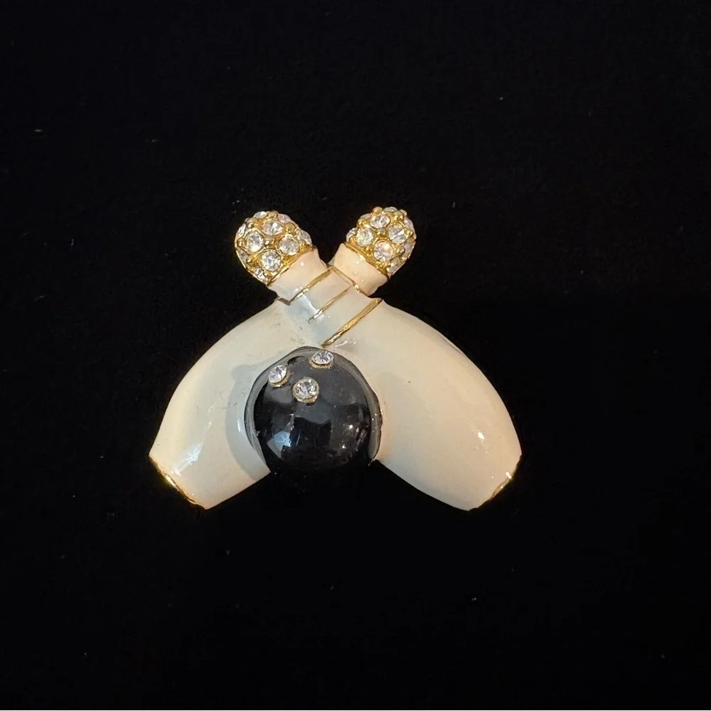 Vintage Enamel Goldtone Rhinestones Bowling Pin Brooch